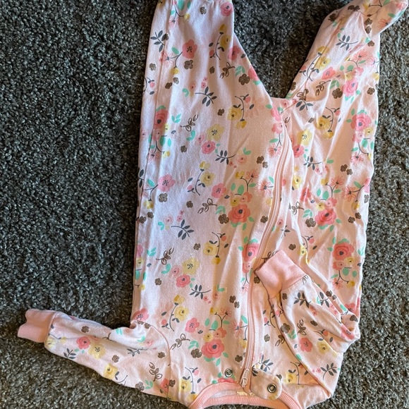 Gerber babygirl pj bundle - Picture 2 of 3